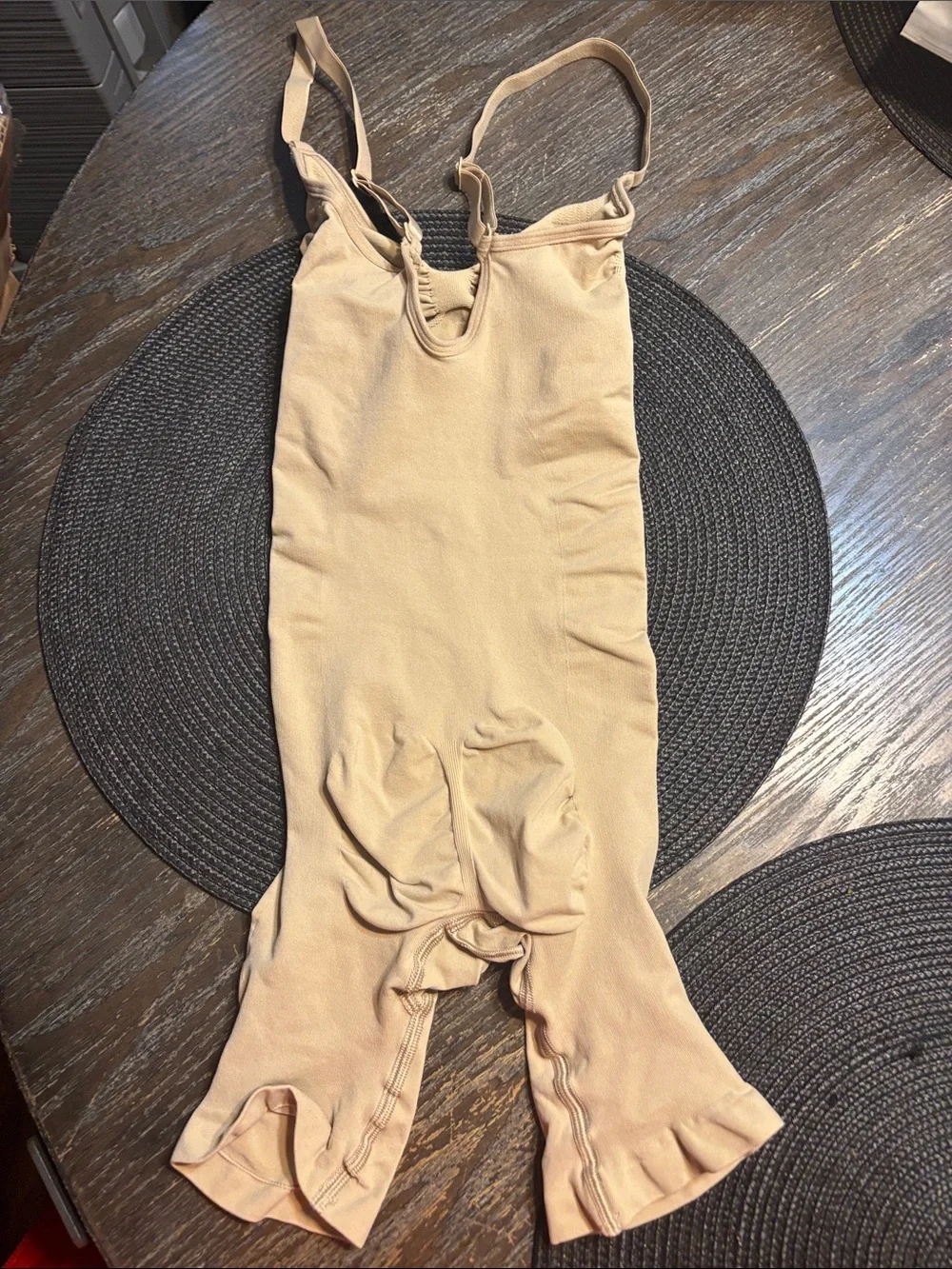 SKIMS Mica small seamless sculpt mid thigh shortie Bodysuit (smokers)